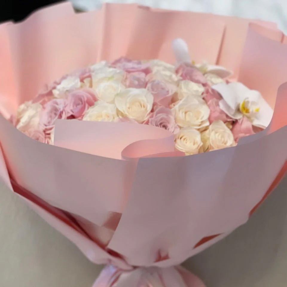Signature Long Stem Duo-Tone Roses